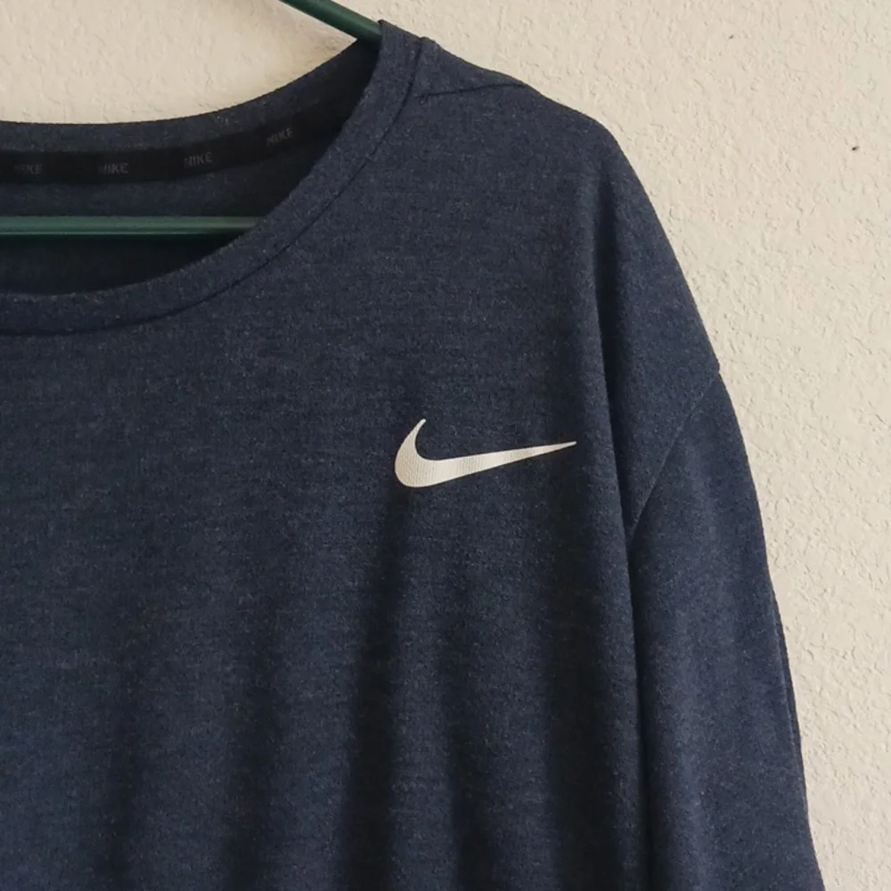 Men's Nike XXL blue lightweight Tshirt - Picture 2 of 7